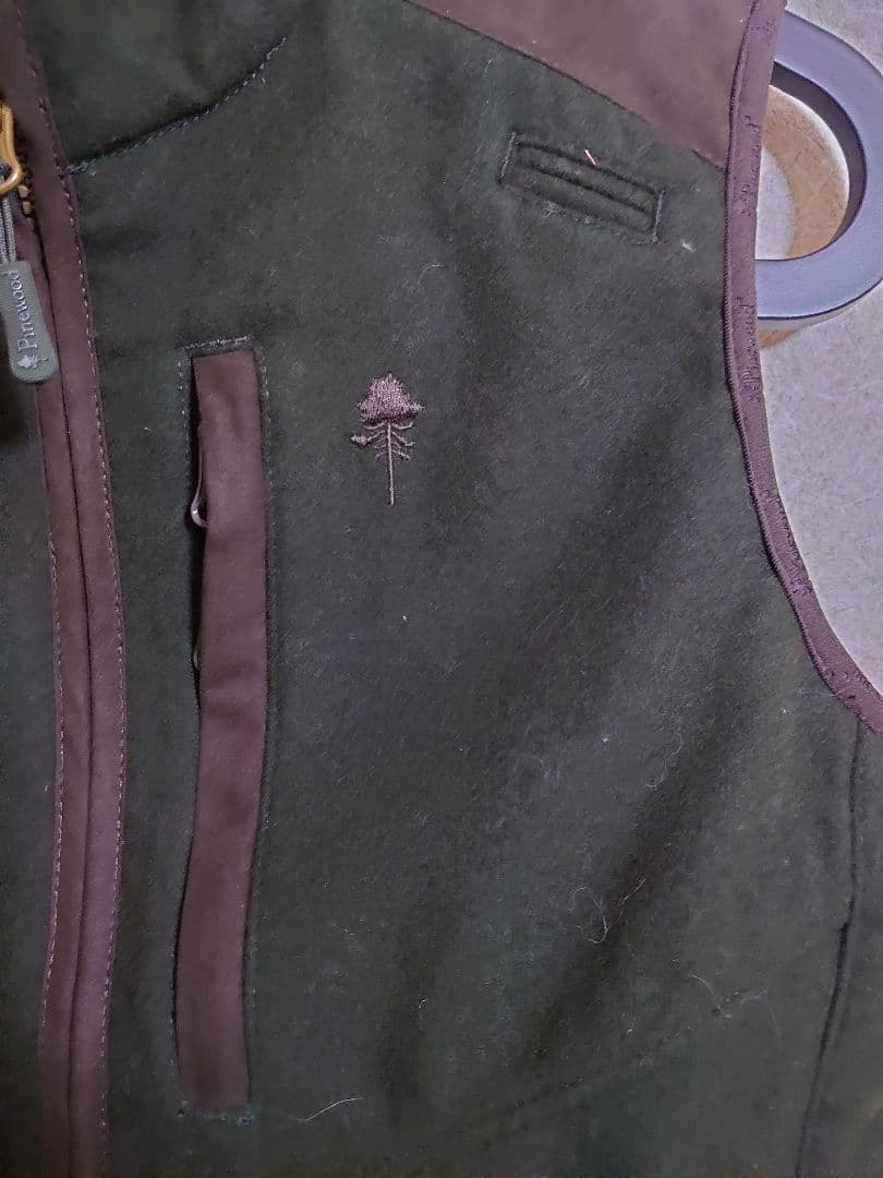 レア日本未上陸！スウェーデンの狩猟用メーカーPinewoodのハンティングベスト