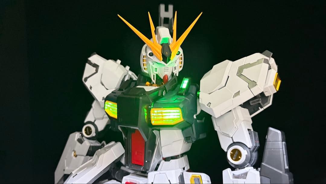 ム*ガ様 PGU 1/60 νガンダム　＋　LEDセット　完成品