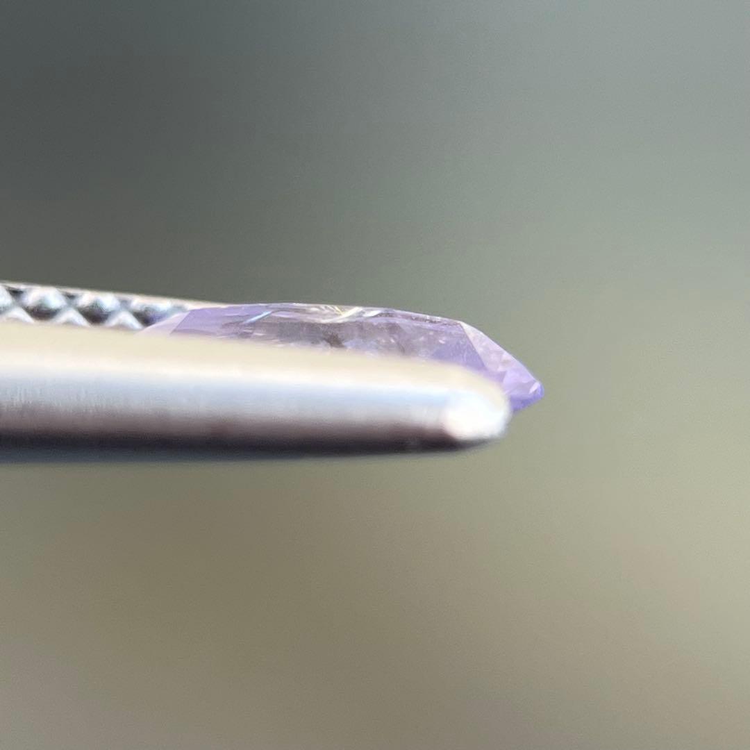 スリランカ産非加熱天然パープルサファイアルース