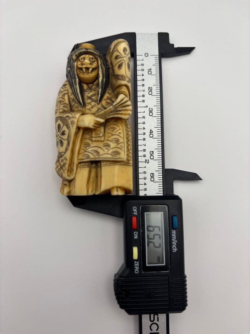 【極上】歌舞伎 時代提物 根付 銘有り　アンティーク　印籠