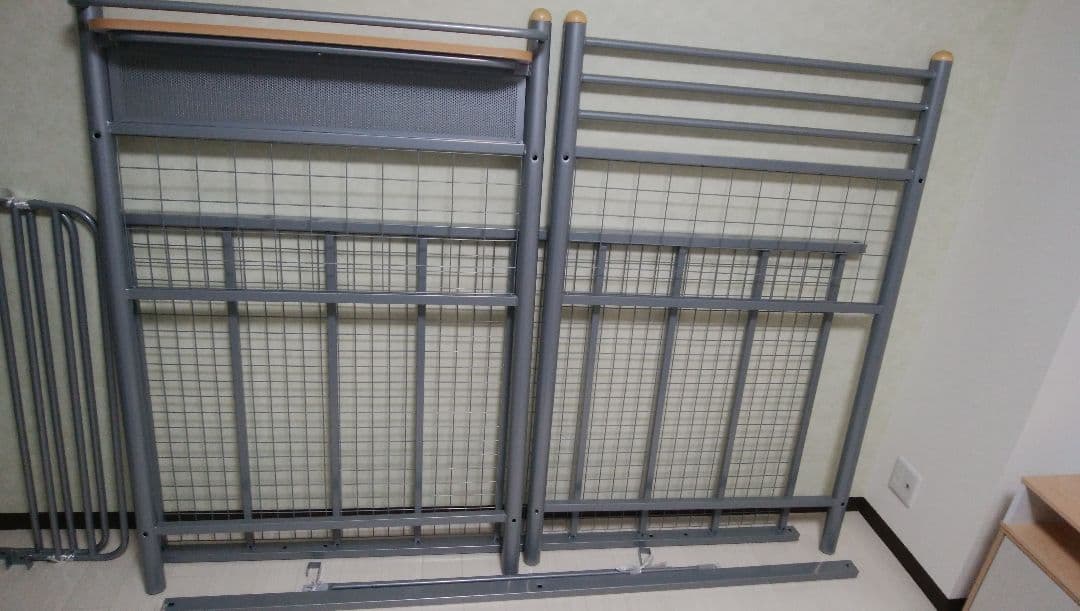 [直接引き取り希望] ミドルタイプのロフトベッド シングル宮付きコンセントなし