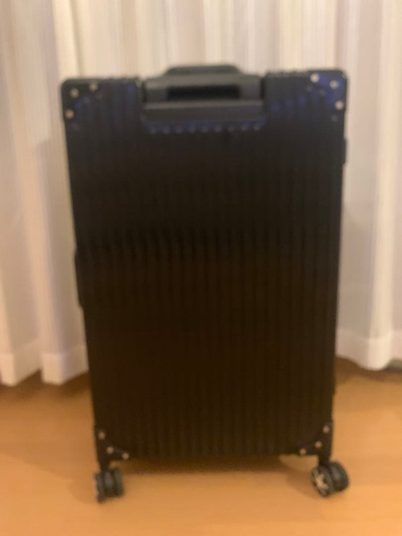 スーツケース　アルミフレーム　ブラック