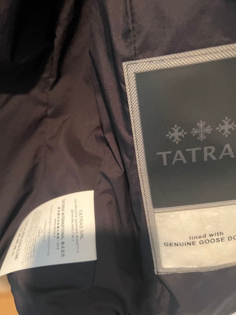 TATRAS ブラックヴァレナダウン