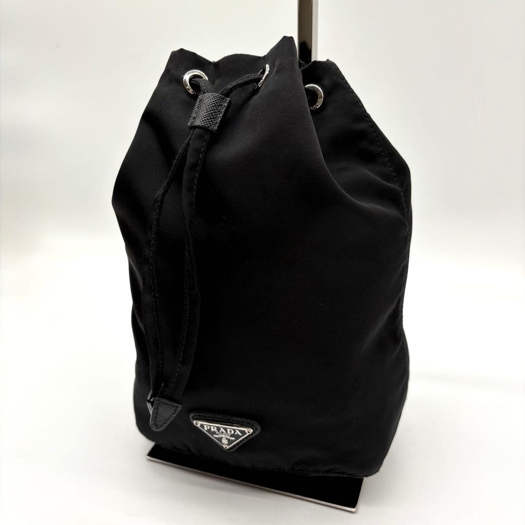 【近年型 極美品】PRADA サフィアーノ テスートナイロン 巾着 ポーチ 黒