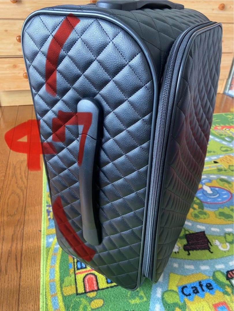 極美品マダムヒロコキルティング加工キャリーケースリアンブラック