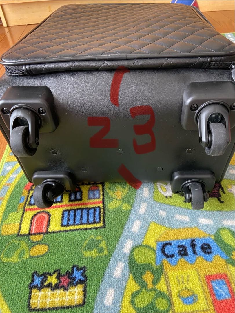 極美品マダムヒロコキルティング加工キャリーケースリアンブラック