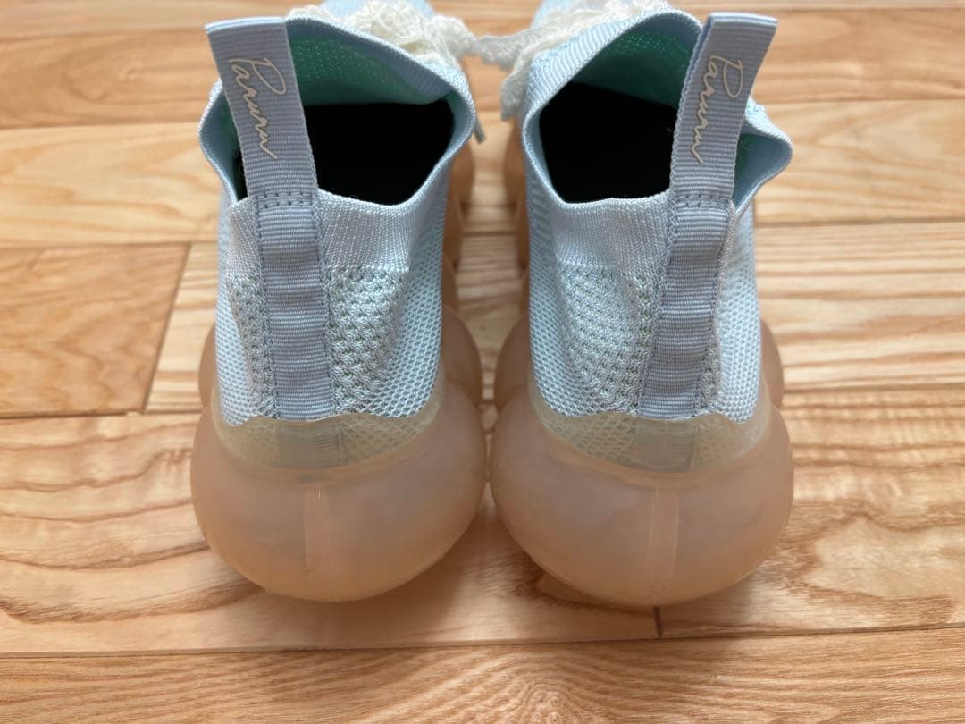 グラウンズ　スニーカー