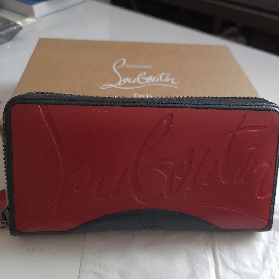 Christian Louboutin 長財布 レッド
