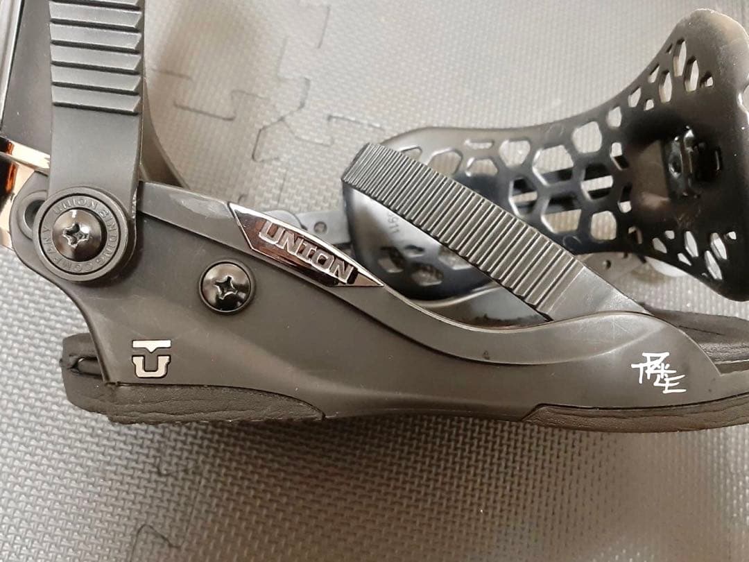 UNION　STRONGER　ビンディング　ユニオン　ストロンガー　スノーボード