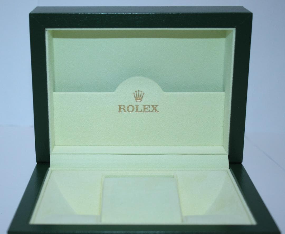 しのぶ ロレックスの箱（保管箱と外箱）など合計８点