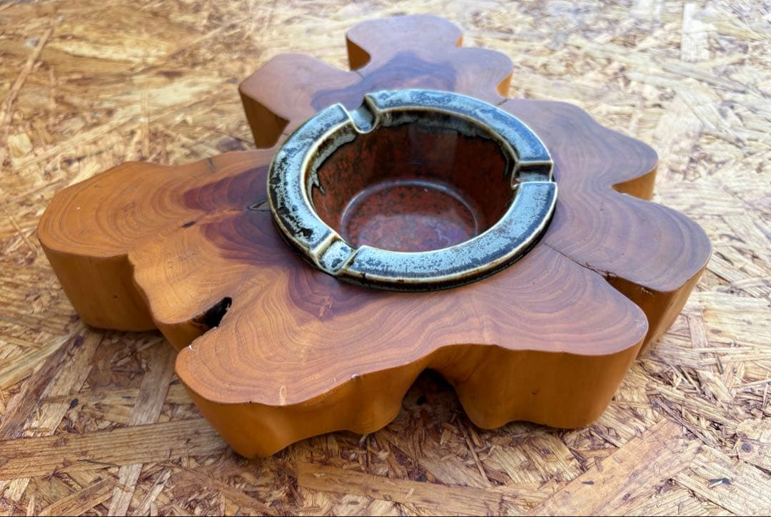 天然木の花びら型灰皿　ヴィンテージ灰皿