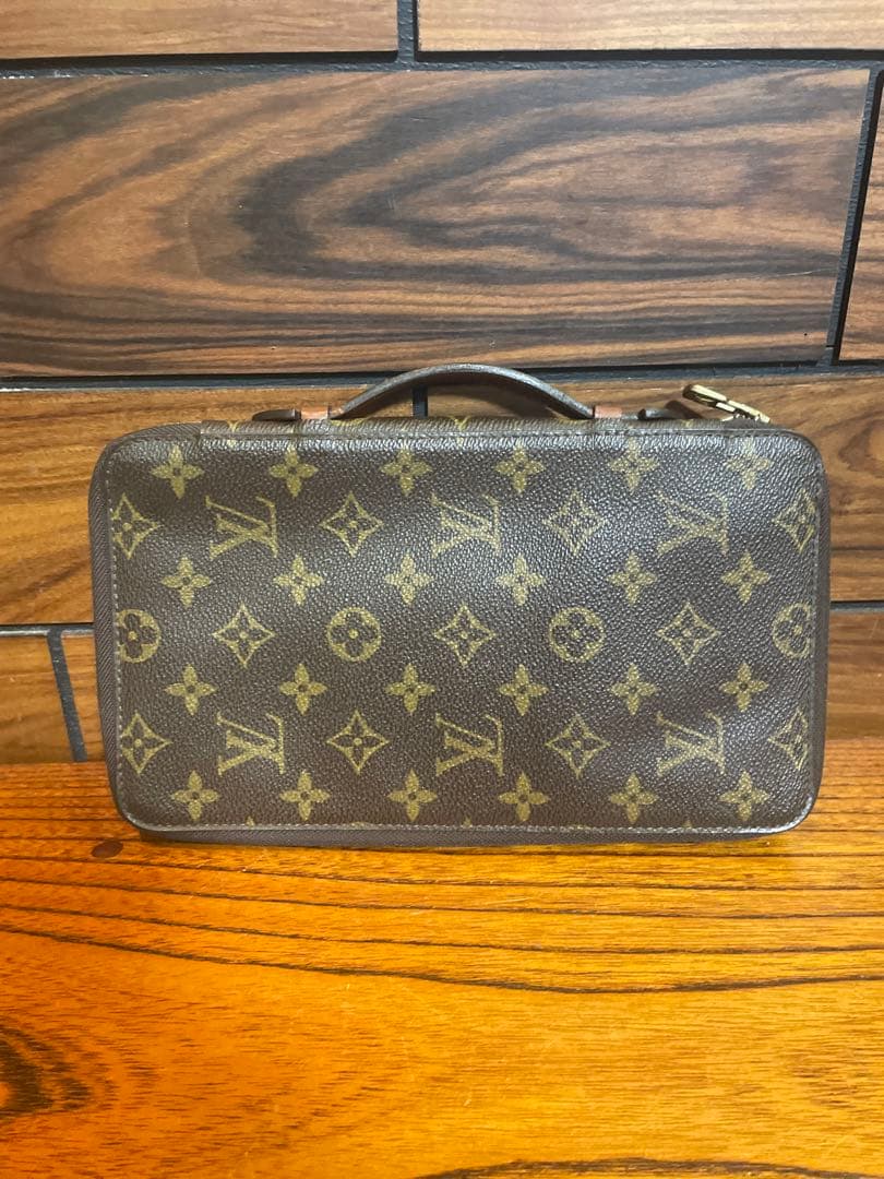 LOUIS VUITTON ルイヴィトン トラベラーズケース　セカンドバッグ
