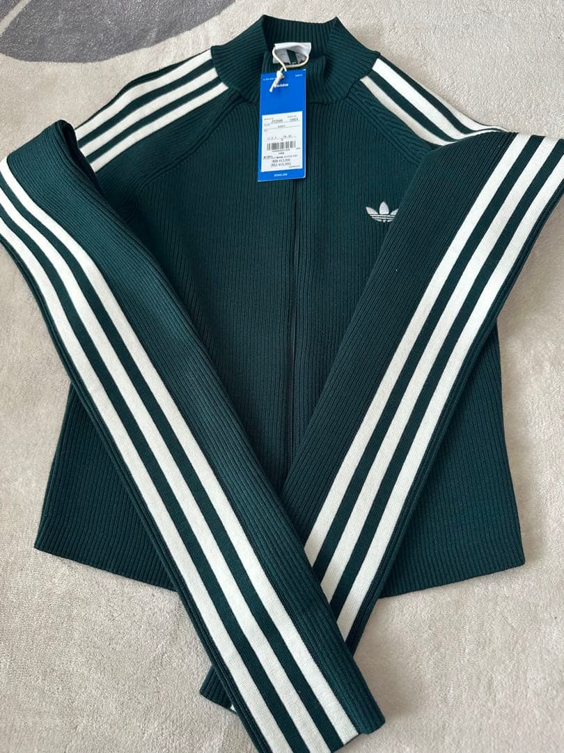 アディカラースリーストライプススリムニット トラックトップ　adidas