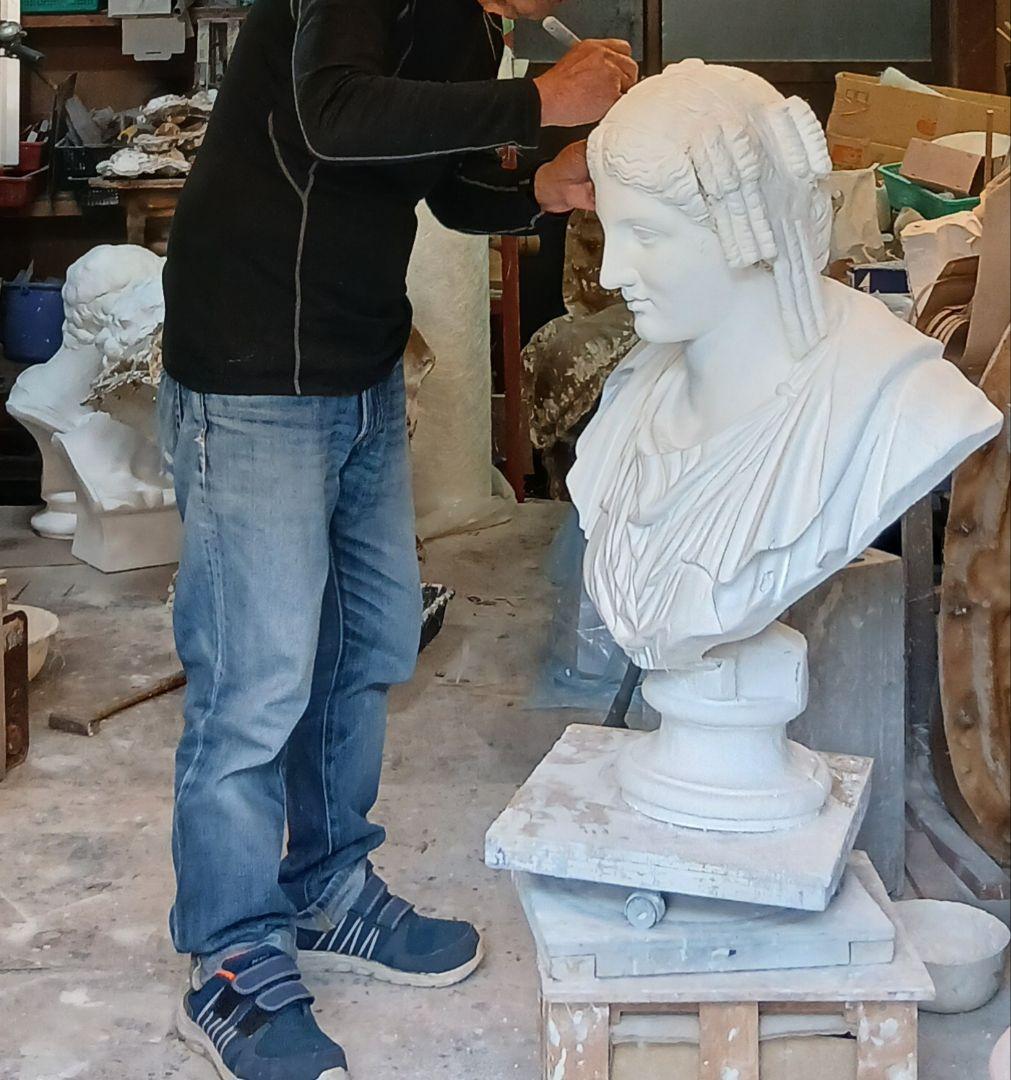 ブルータス石膏胸像 。デッサン。美術。教材