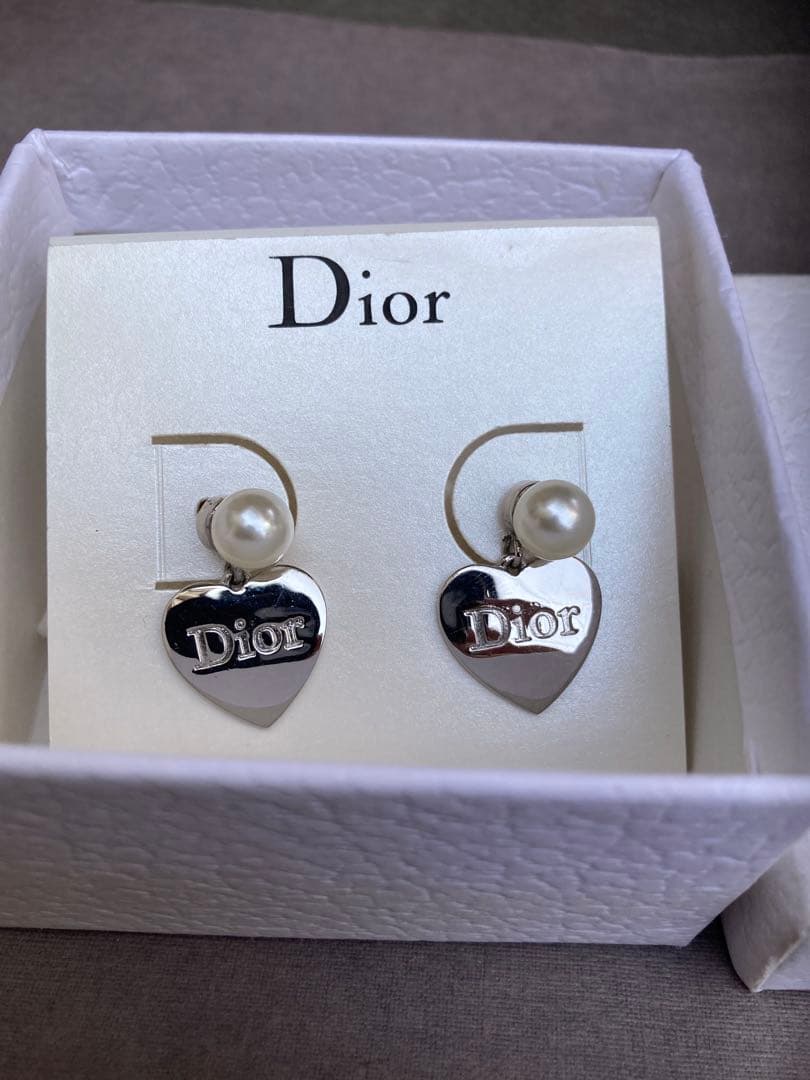 クリスチャンディオールDior ハートパールピアス