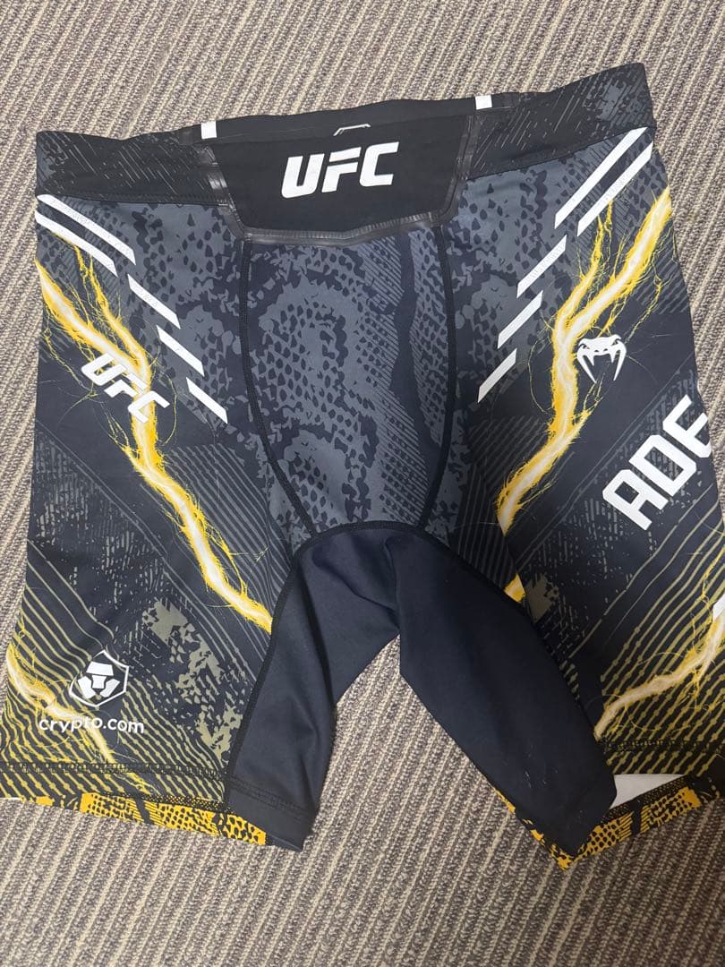 年内限定価格！UFC Venum限定版！アデサニヤ　ファイトショーツパンツ
