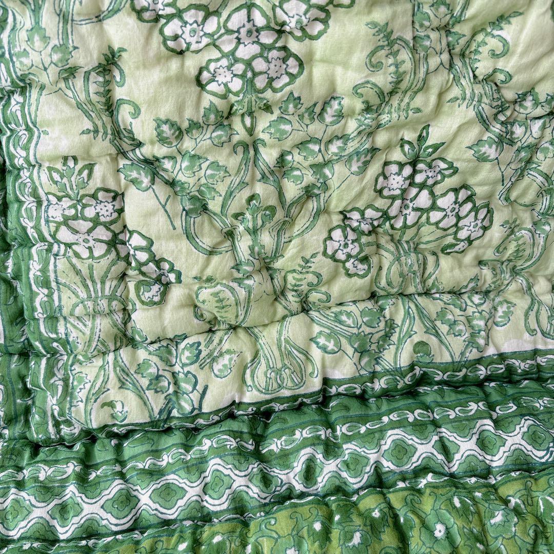 未使用※インド ブロックプリント 中綿入りキルト グリーン　マルチラグカバー