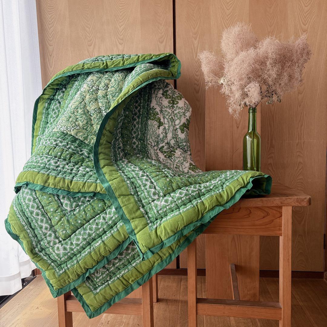 未使用※インド ブロックプリント 中綿入りキルト グリーン　マルチラグカバー
