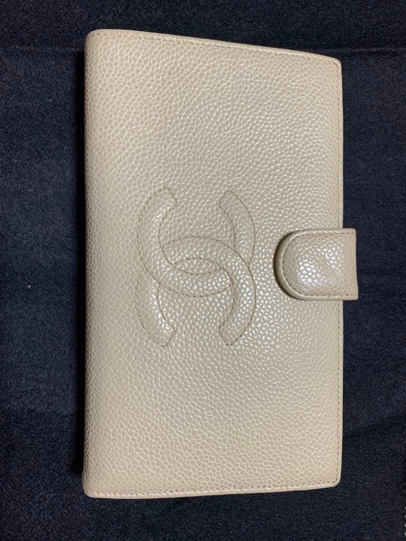 CHANEL 二つ折り財布 ベージュ レザー
