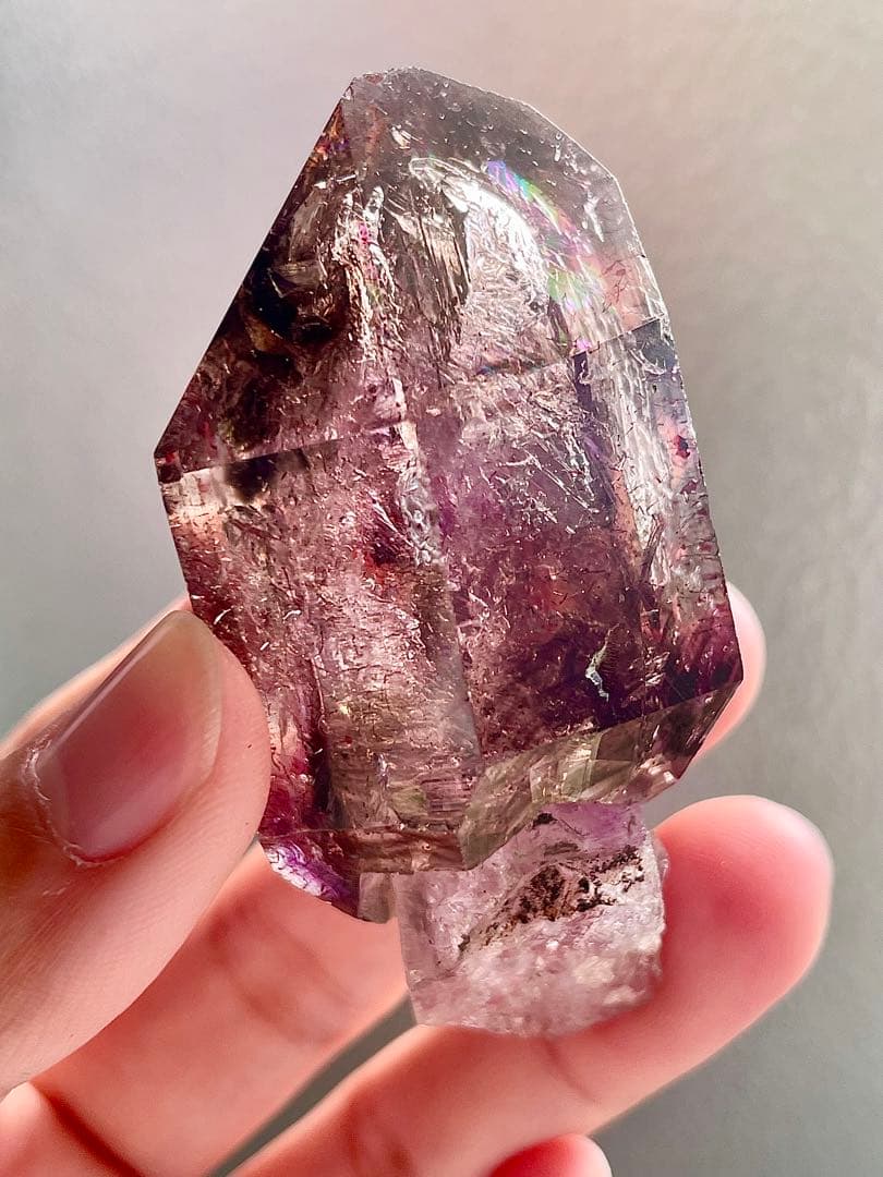 虹入り！アメジストスーパーセブン 骸骨水晶　アメジストエレスチャル　原石　天然石