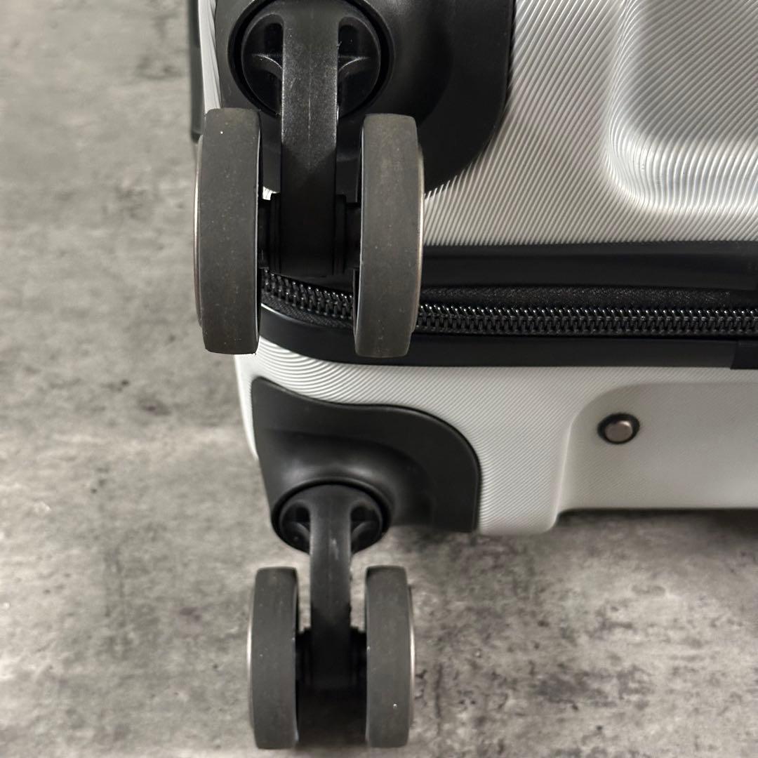 匿名発送　デルセー　DELSEY　キャリーケース　機内持込みサイズ