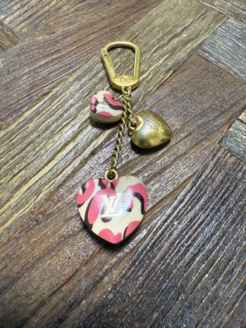 Louis Vuitton カモフラージュハートキーホルダー