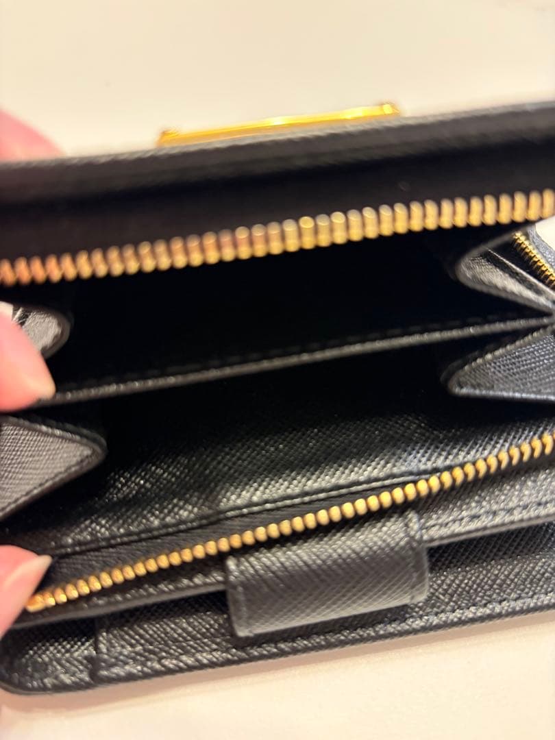 プラダ　PRADA 二つ折り財布　1ML018 黒　ブラック