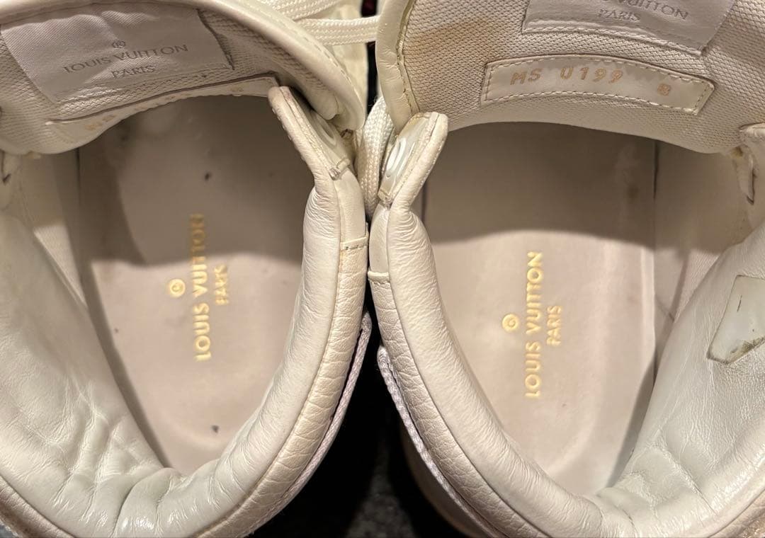 ルイヴィトン エンボス モノグラムハイカットスニーカー