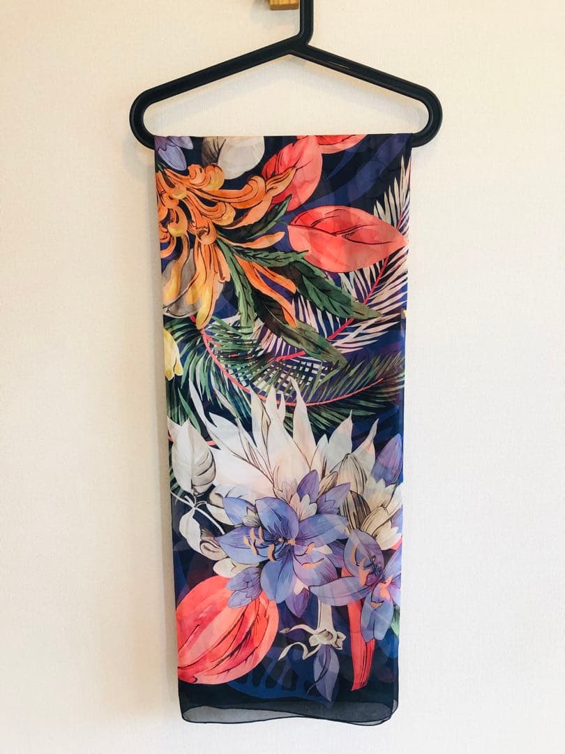 Salvatore Ferragamoサルヴァトーレフェラガモシルクスカーフ大判