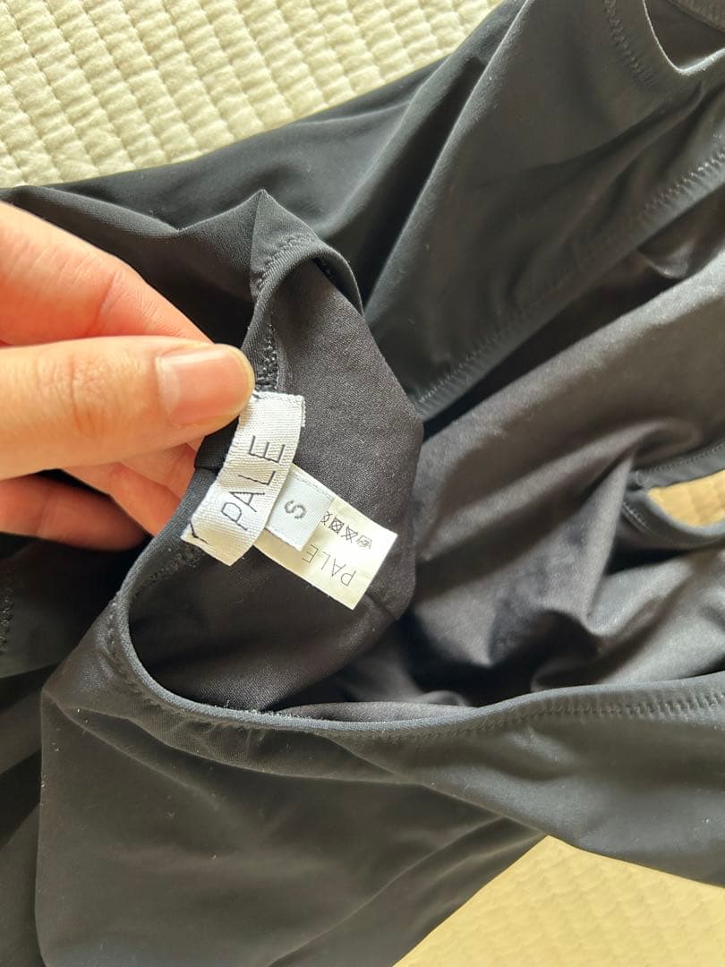 水着・ラッシュガード Pale swimwear