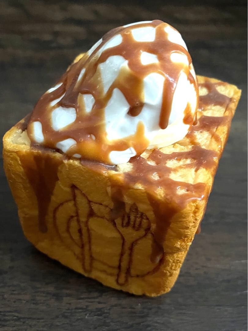 キャラメルハニートースト　食品サンプル　蝋サンプル　ケーキ　スイーツ　実物大