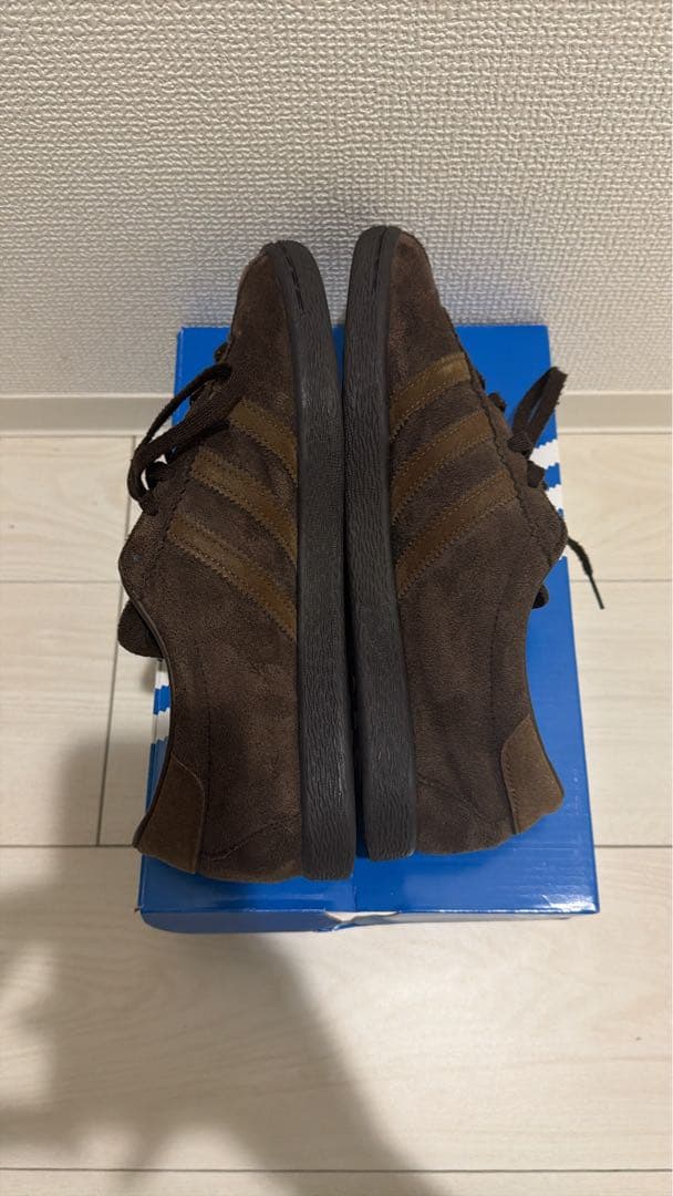 靴 adidas/TOBACCO/24.5cm