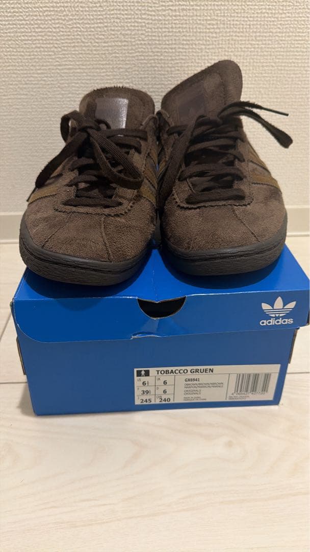 靴 adidas/TOBACCO/24.5cm