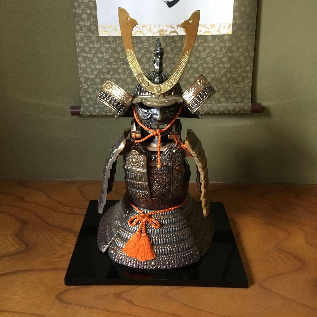 高級美術品　鎧置物　台付き