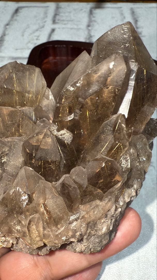 ①ブラジル産 タイチンルチルクォーツ マスター 原石クラスター 特注手彫専用台座