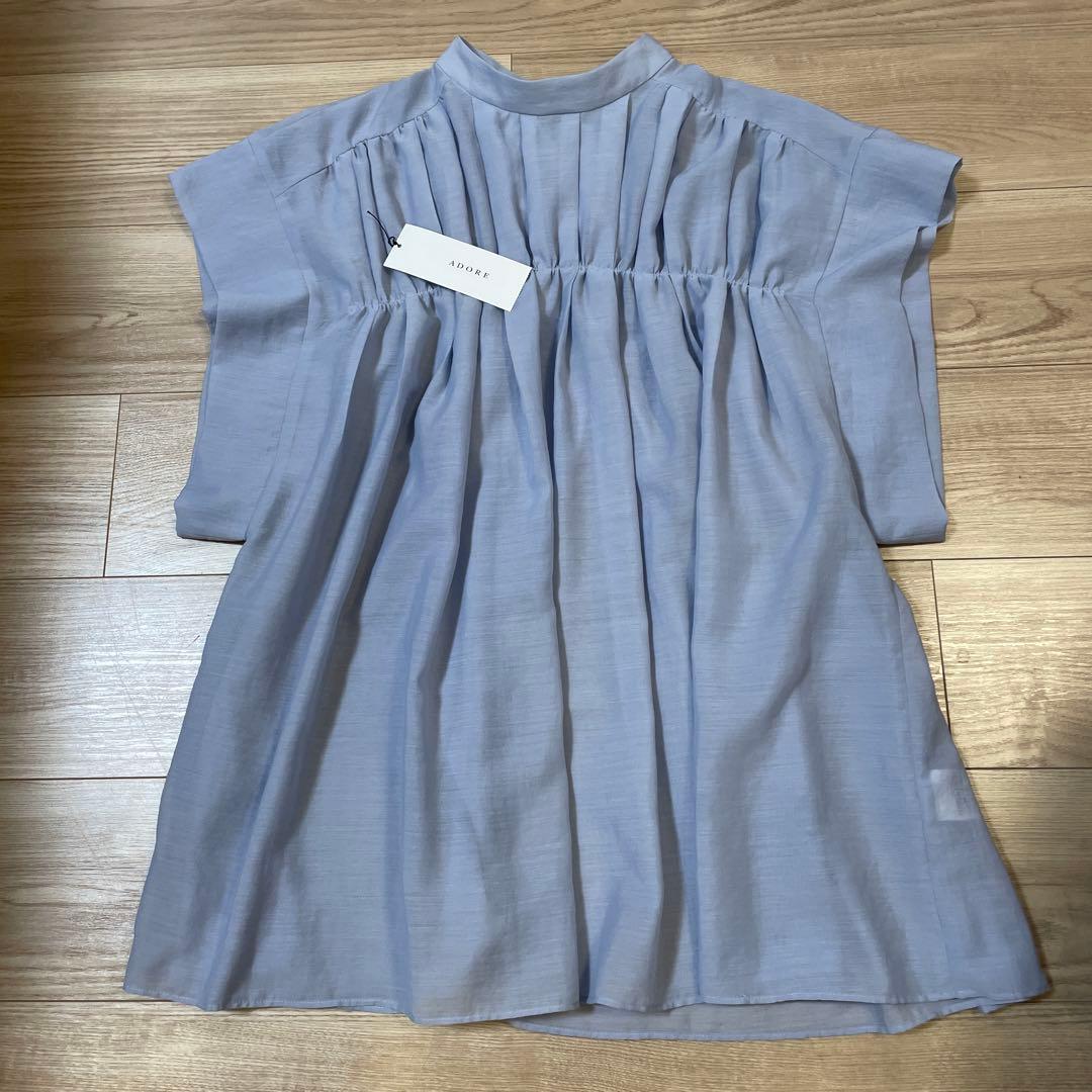 美品【ADORE】スパンボイルブラウス水色