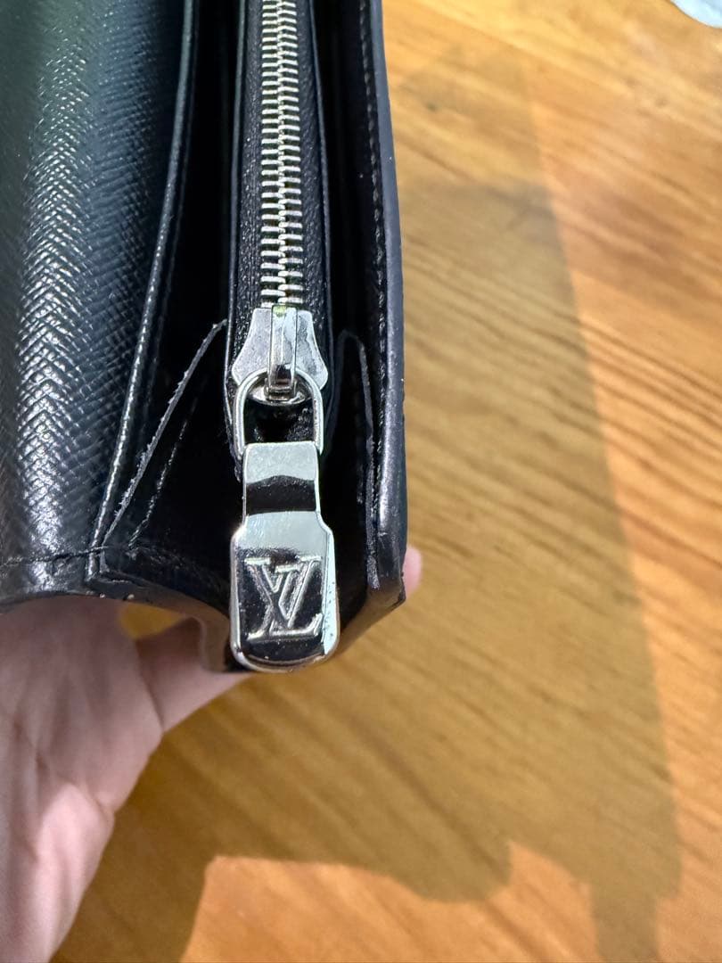Louis Vuitton エピレザー 長財布 黒エピ ポルトフォイユ・ルイーズ