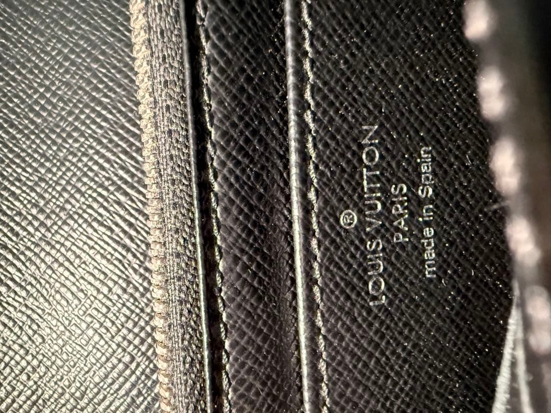 Louis Vuitton エピレザー 長財布 黒エピ ポルトフォイユ・ルイーズ