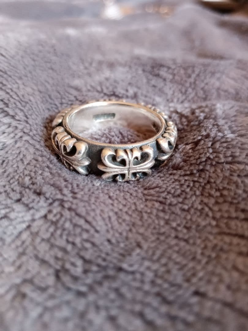 TM　A&G/エーアンドジー　フローラルクロスリング