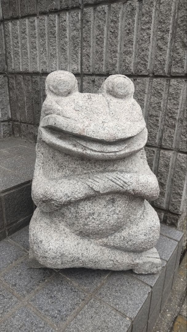 カエルの石像^^
