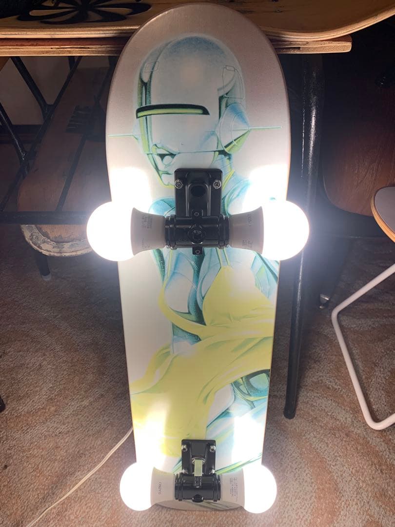 激レア　SYNC Sorayama 空山基　スケボー　間接照明　ランプ