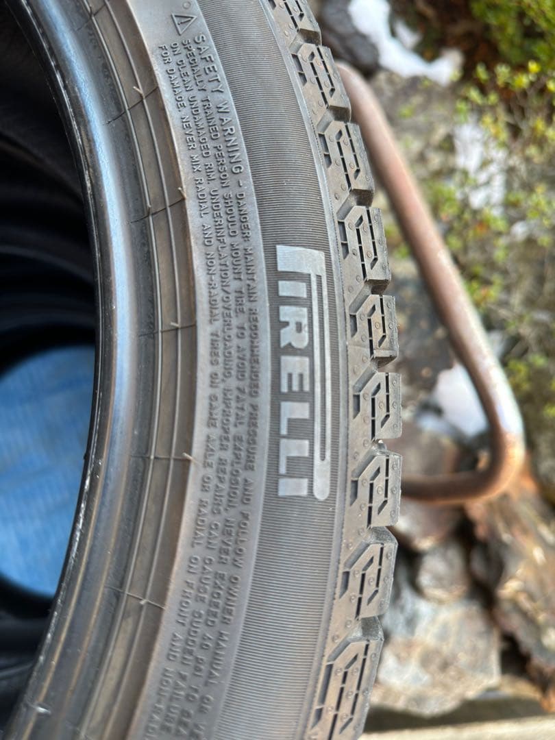 _とと_　ピレリ アイスゼロアシンメトリコ 245/40R18 4本