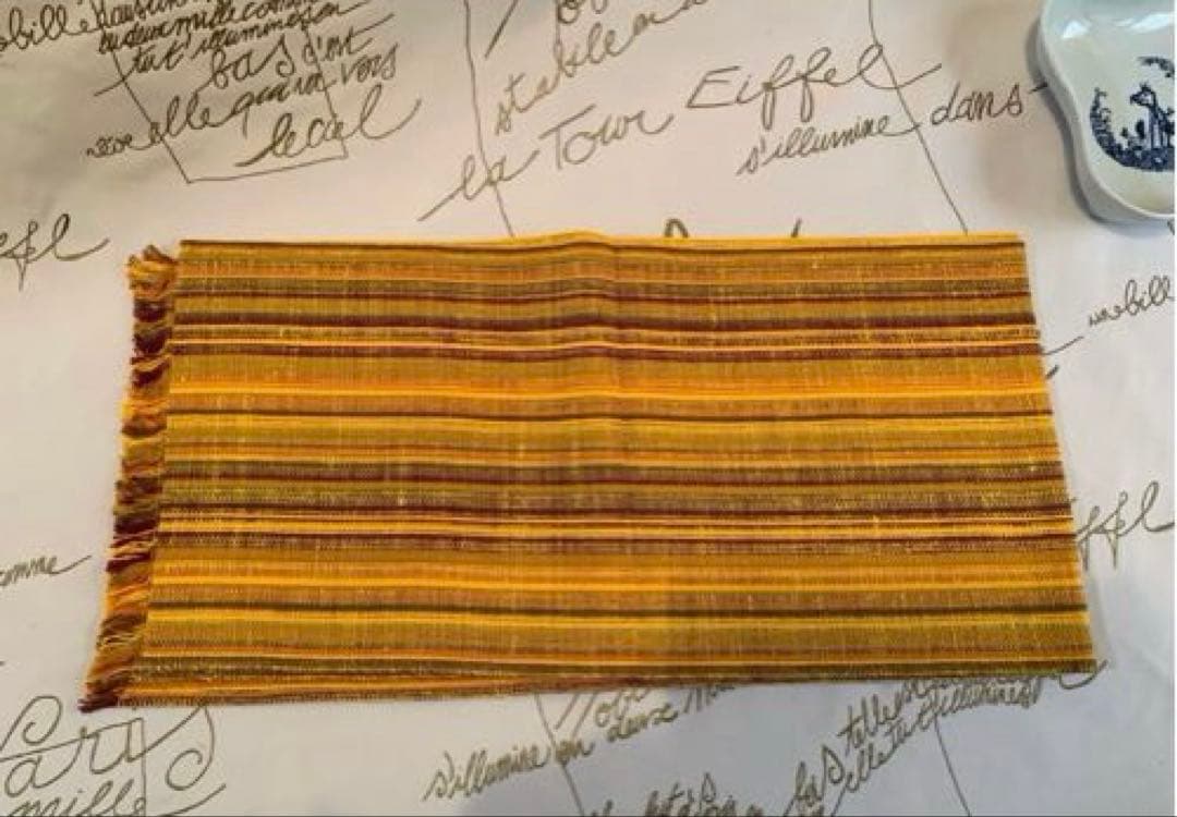 ビヨンヴィンブラッド　ビンテージの少女柄四角ボールとスイス製ランチョンマット他