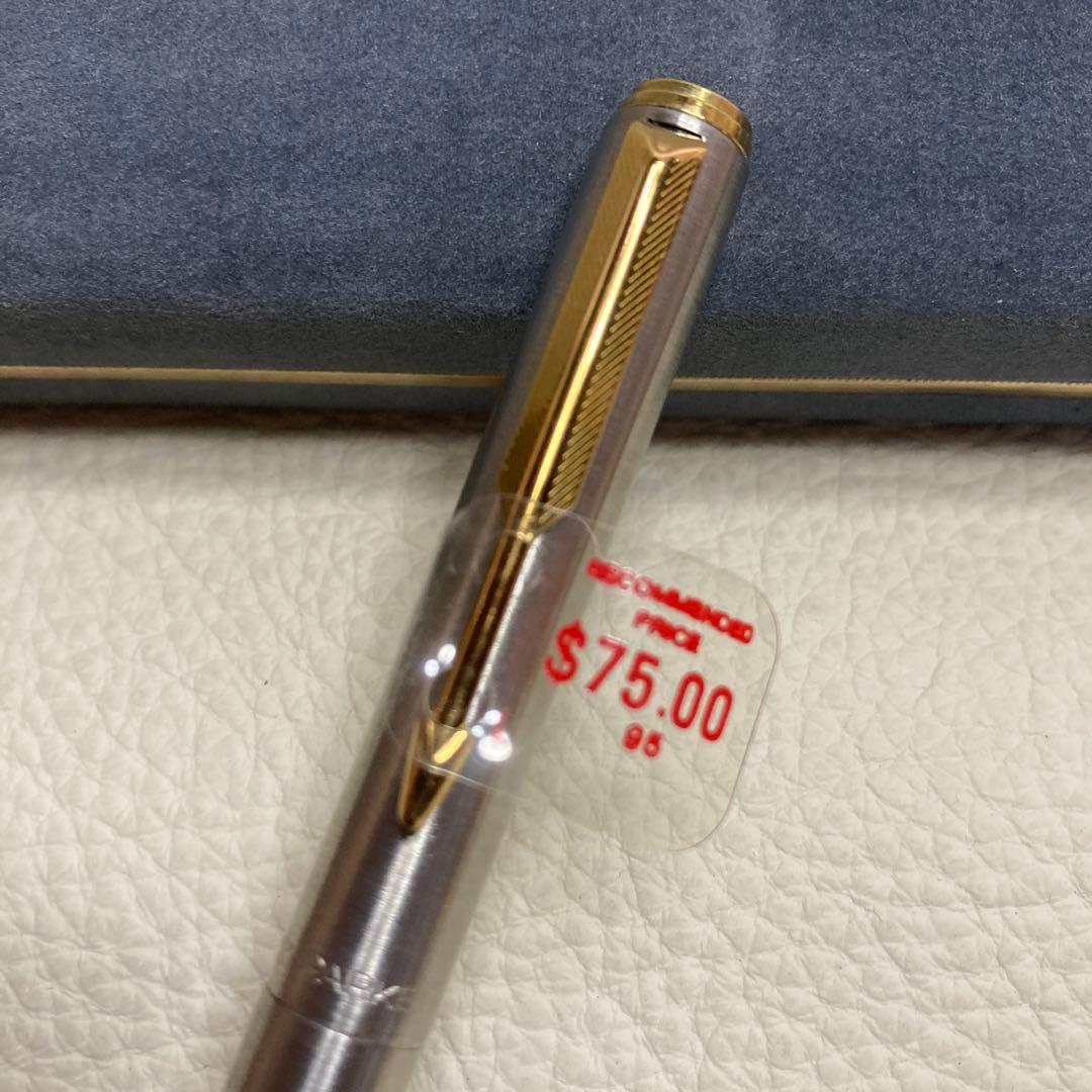 未使用品パーカー 万年筆 イギリス製13.3〜14.7cmコンバーターリフィル付