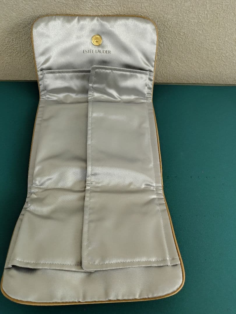 新品未使用、お値下げしました バカラ、花瓶、ギンコ 超希少品、