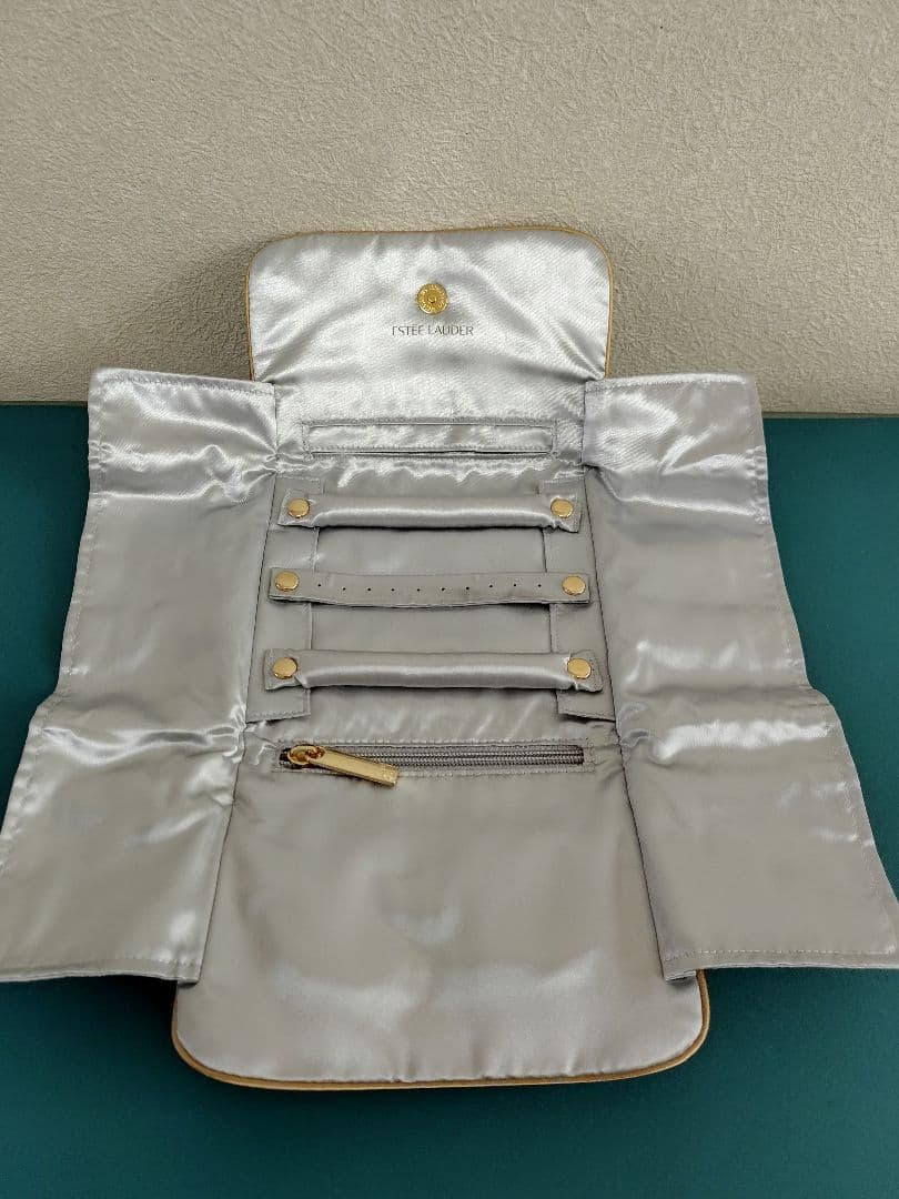 新品未使用、お値下げしました バカラ、花瓶、ギンコ 超希少品、