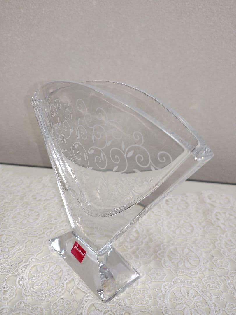 新品未使用、お値下げしました バカラ、花瓶、ギンコ 超希少品、