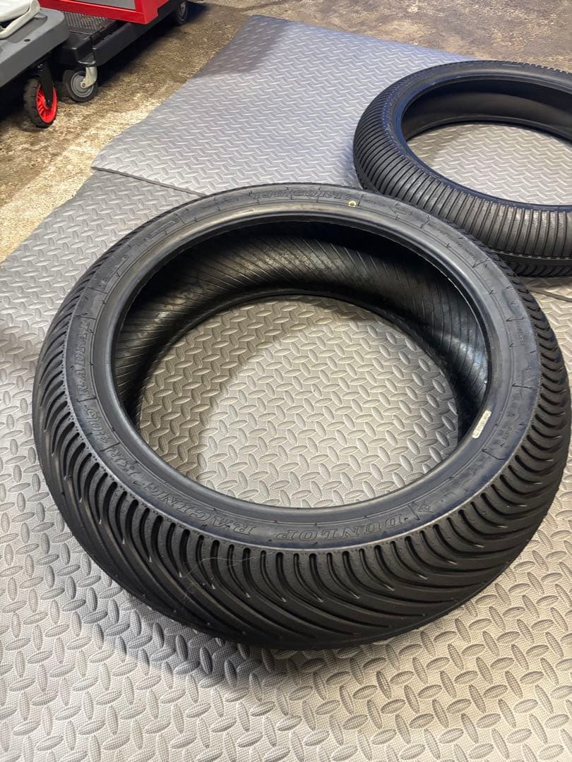 レインタイヤ　ST1000