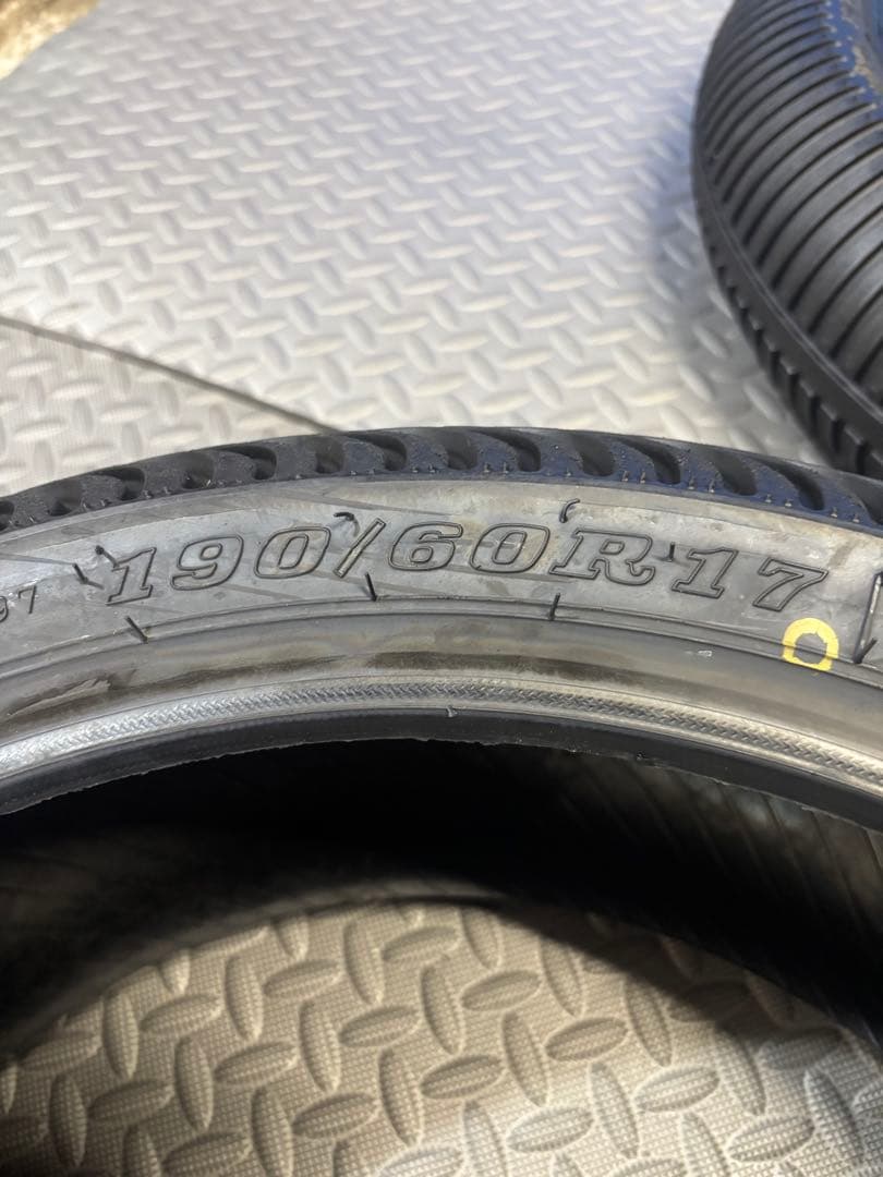 レインタイヤ　ST1000