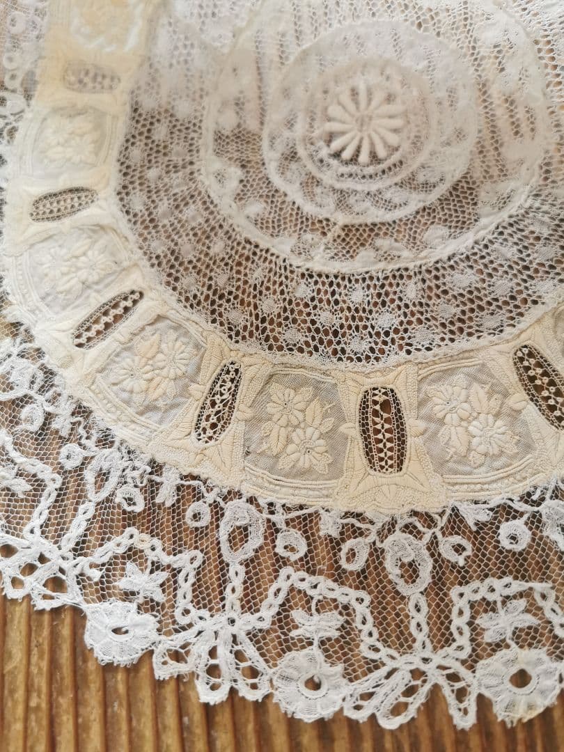 アンティーク フランス ノルマンディーレース ブリュッセルアップリケ＆ガロン刺繍